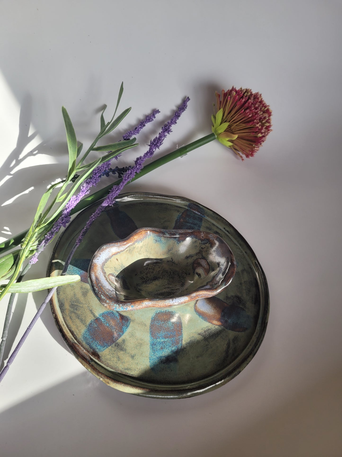 Teller mit integrierter Dipschale