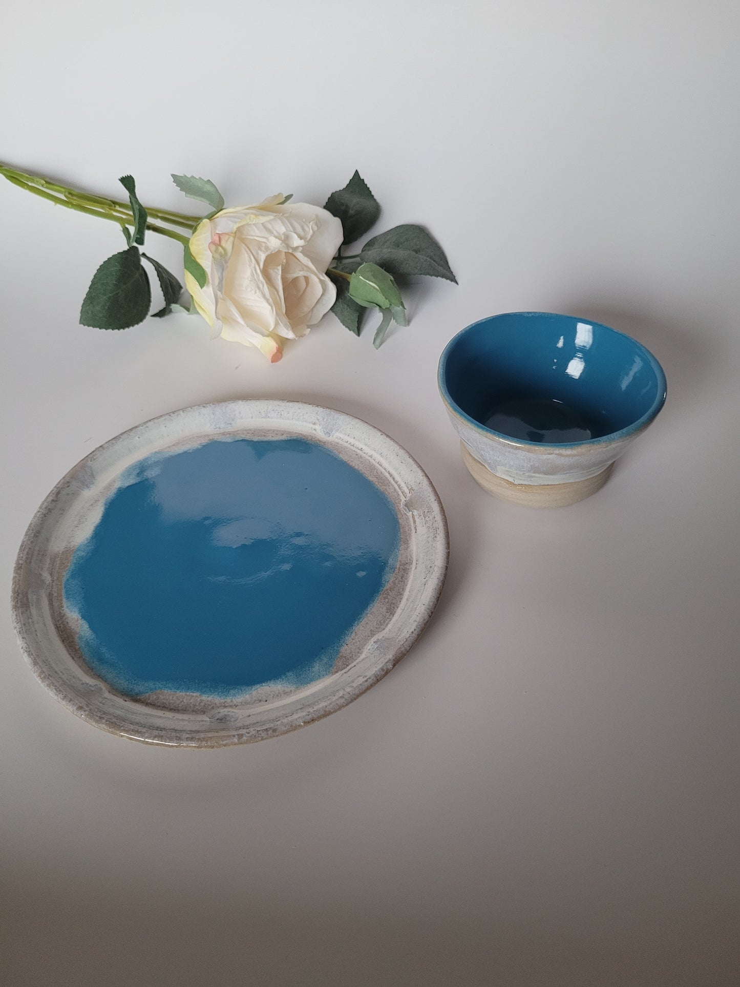 Keramik-Set in Ozeanblau – handgedreht & einzigartig