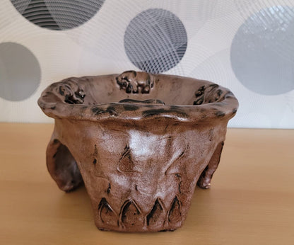 Elephant bowl tripod made of clay - handmade